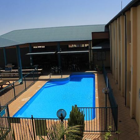 Хостел Ningaloo Club Backpackers Корал-Бэй Экстерьер фото