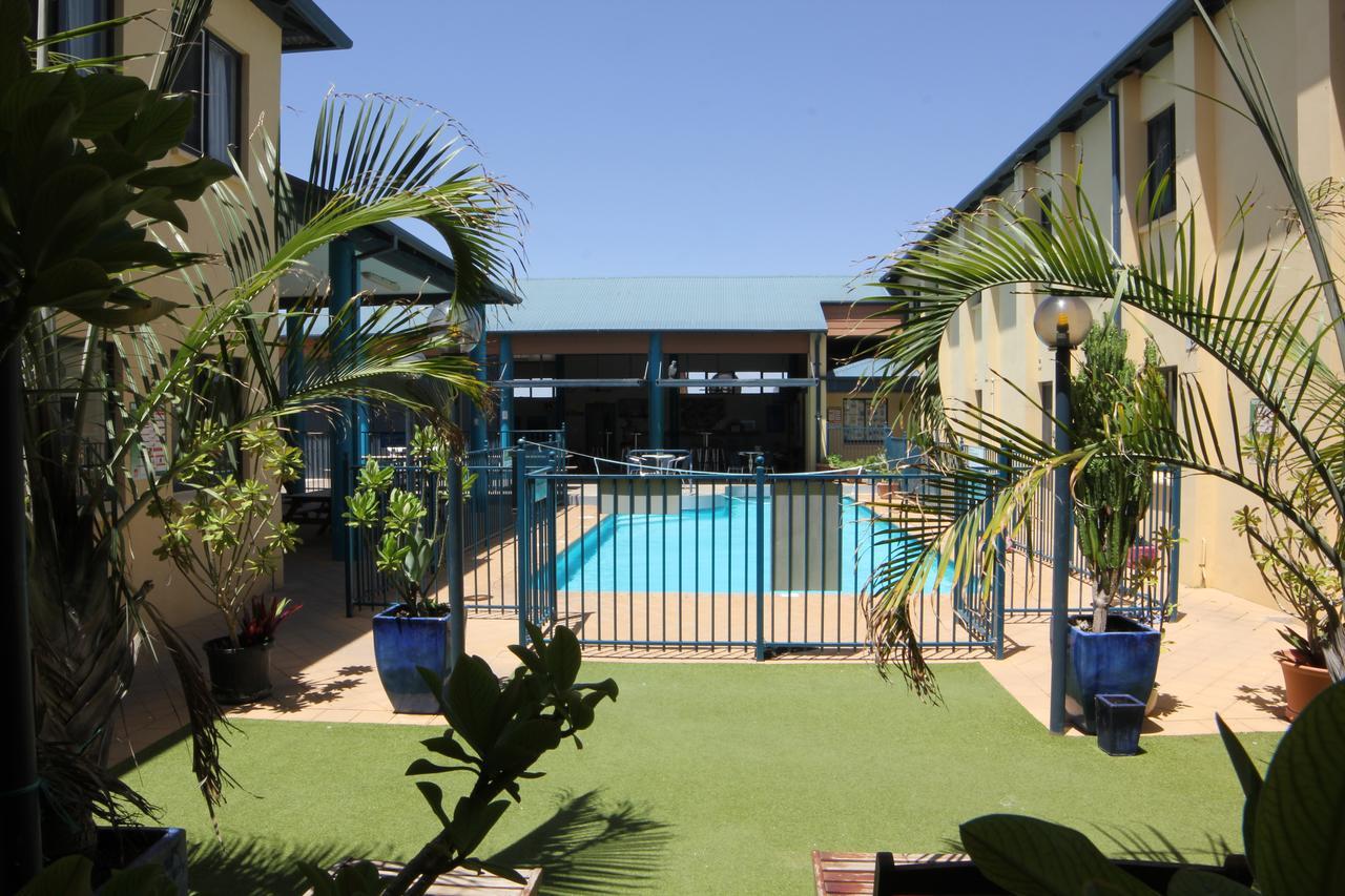 Хостел Ningaloo Club Backpackers Корал-Бэй Экстерьер фото