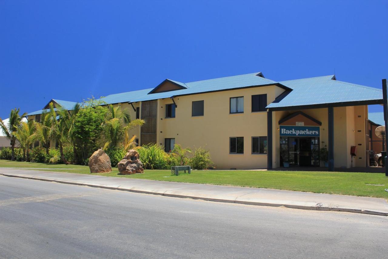 Хостел Ningaloo Club Backpackers Корал-Бэй Экстерьер фото