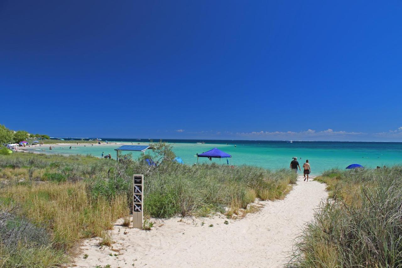 Хостел Ningaloo Club Backpackers Корал-Бэй Экстерьер фото